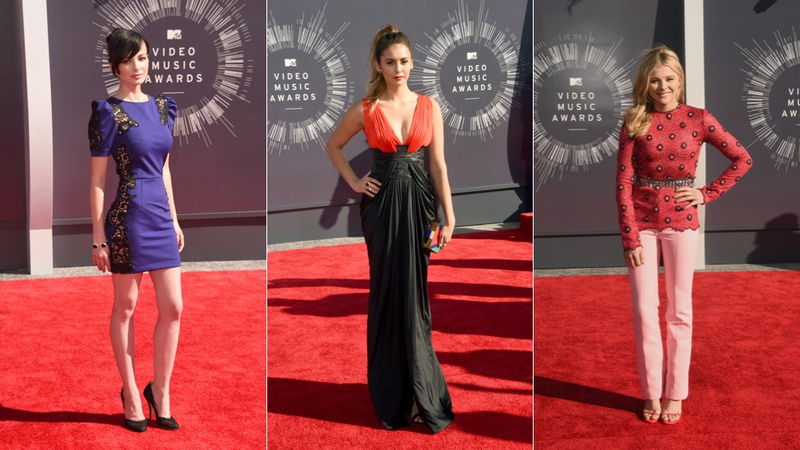 Illustration for article titled Glitter, Cleavage and Outlandish Outfits on the VMAs Red Carpet